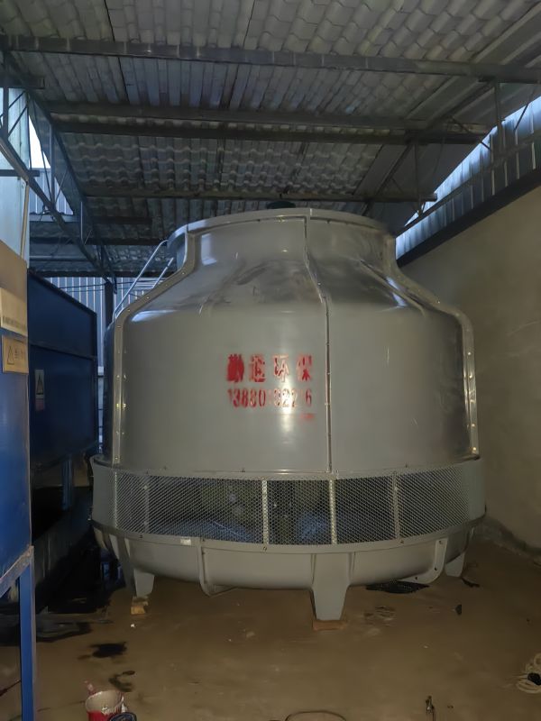 巴中1<strong>200t玻璃钢冷却塔</strong>
